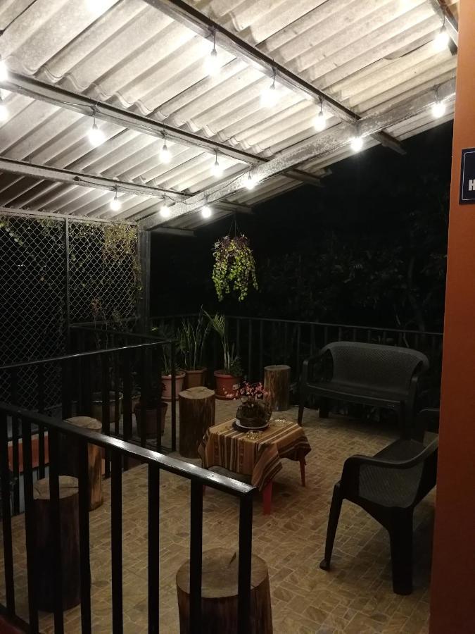 Chapelet Hostal Tababela Buitenkant foto