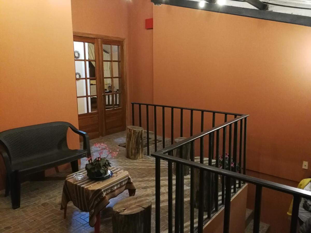 Chapelet Hostal Tababela Buitenkant foto