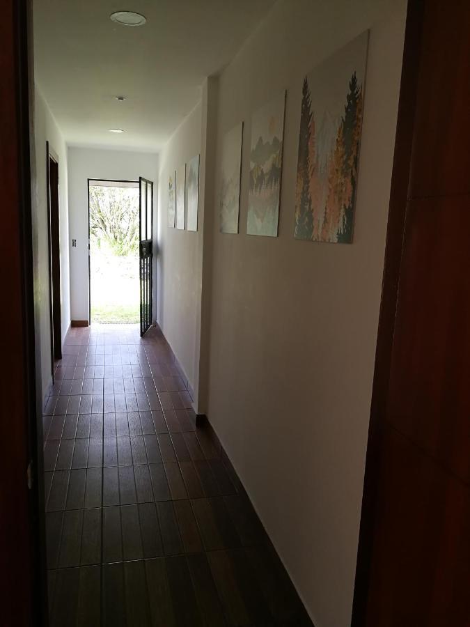 Chapelet Hostal Tababela Buitenkant foto
