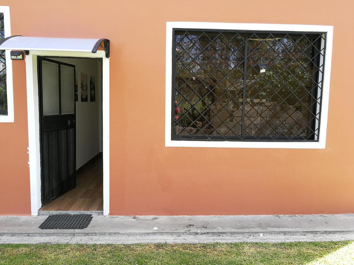 Chapelet Hostal Tababela Buitenkant foto