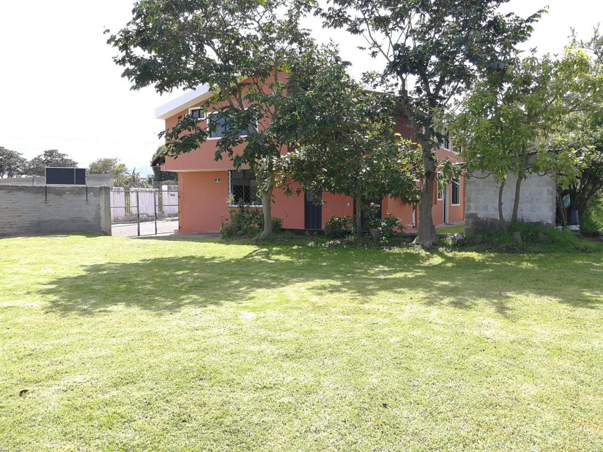 Chapelet Hostal Tababela Buitenkant foto