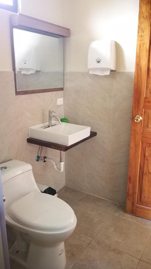 Chapelet Hostal Tababela Buitenkant foto
