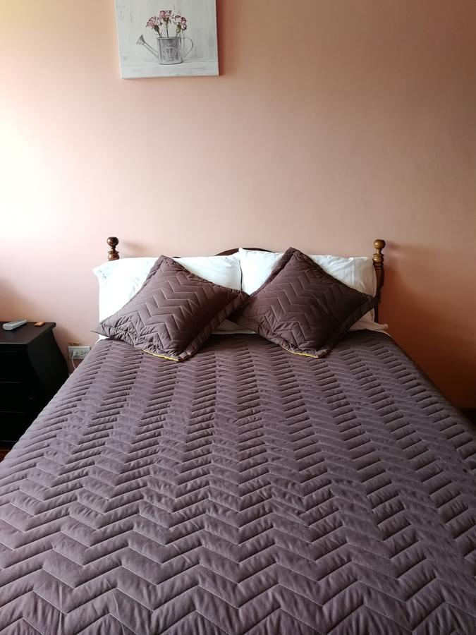 Chapelet Hostal Tababela Buitenkant foto