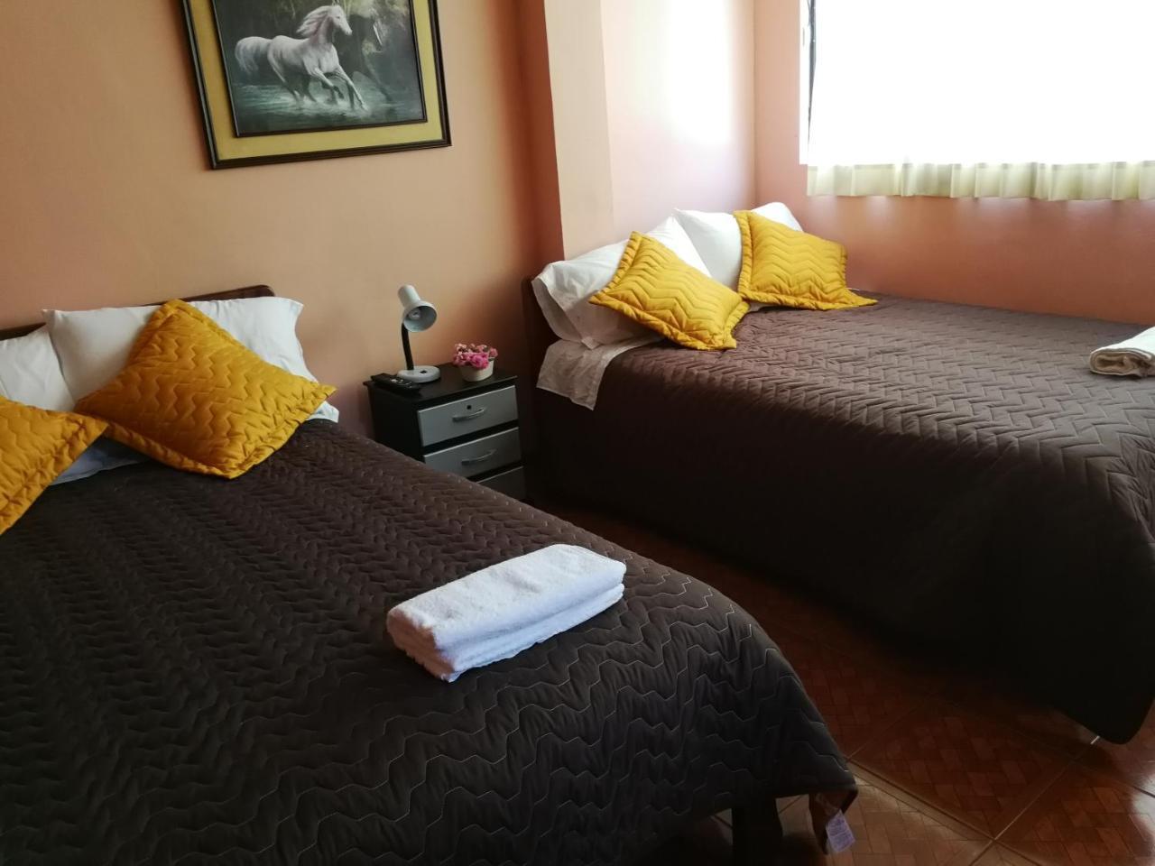 Chapelet Hostal Tababela Buitenkant foto