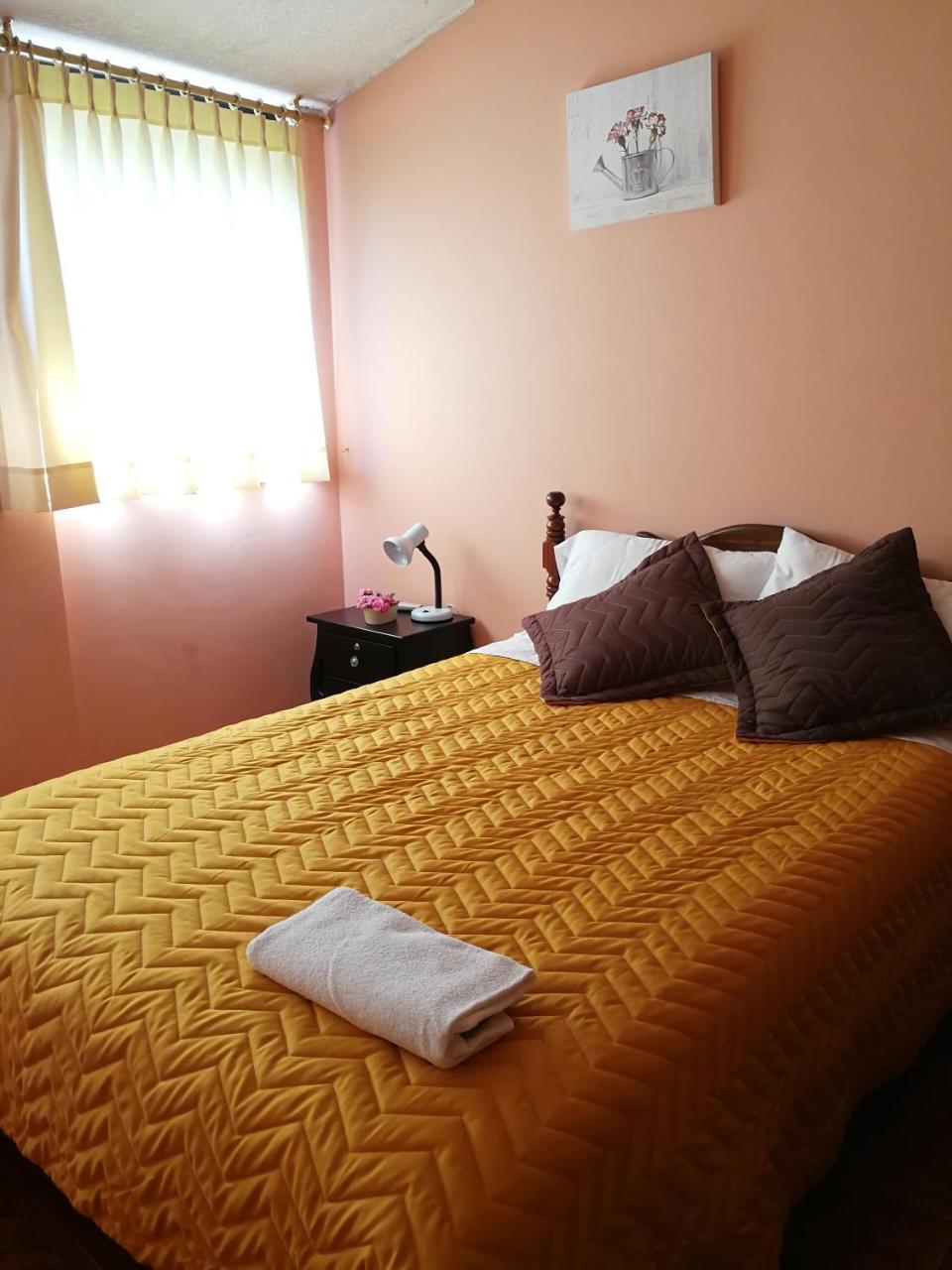 Chapelet Hostal Tababela Buitenkant foto