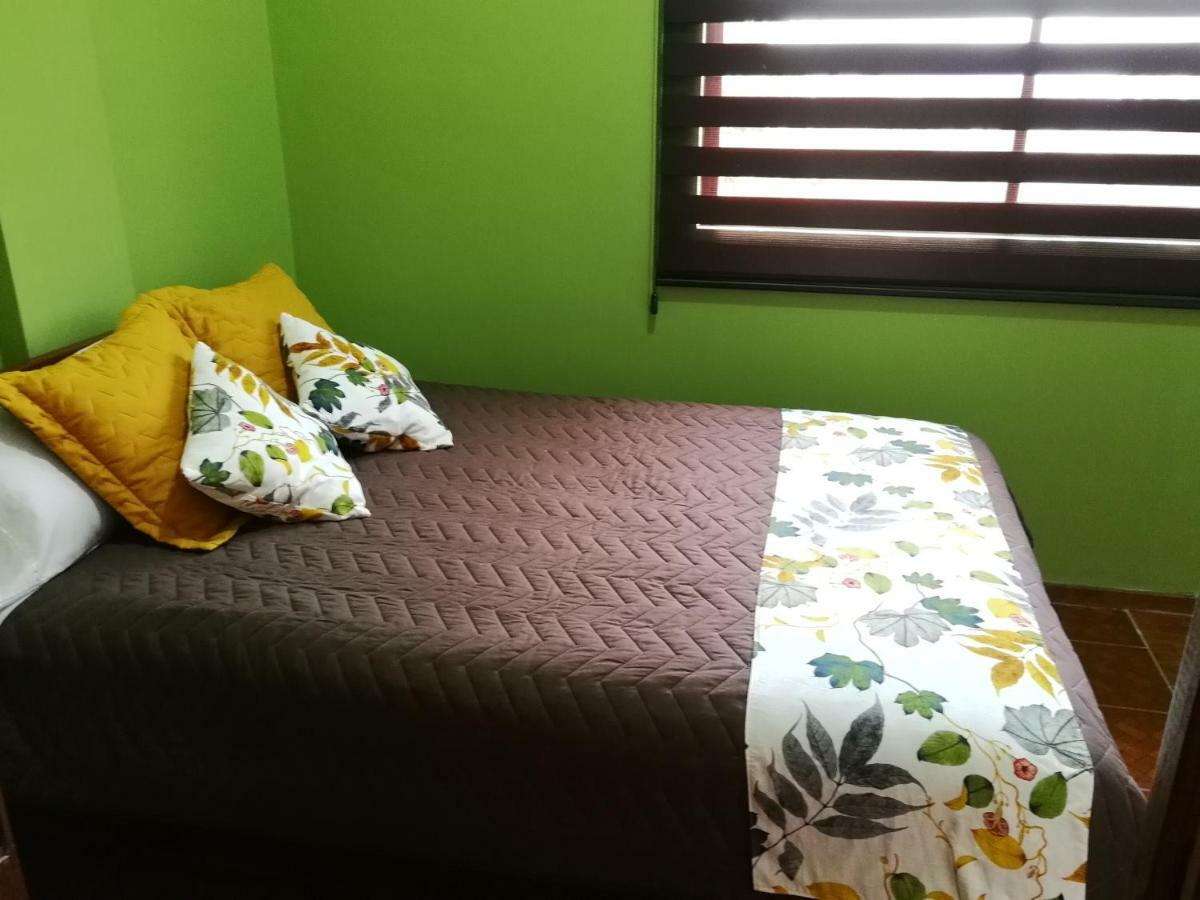 Chapelet Hostal Tababela Buitenkant foto