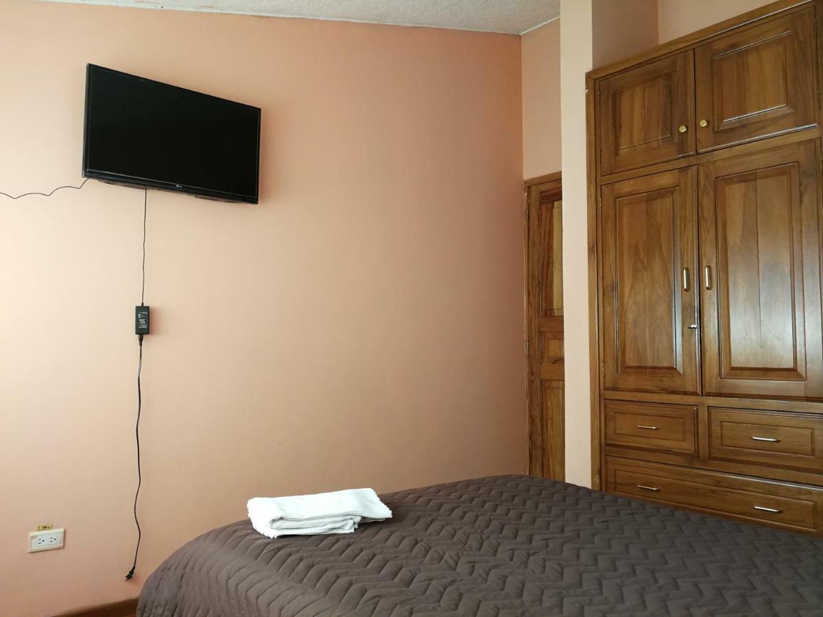 Chapelet Hostal Tababela Buitenkant foto